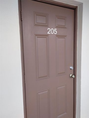 7300 NW 5TH Court 205, Margate, FL 33063