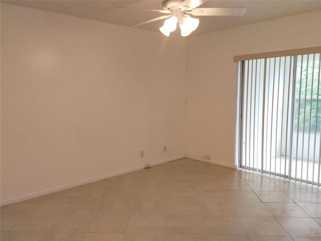 7300 NW 5TH Court 205, Margate, FL 33063