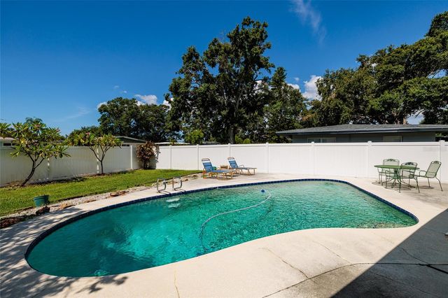 3700 56TH STREET N, St Petersburg, FL 33710