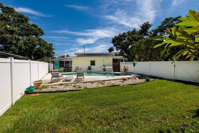 3700 56TH STREET N, St Petersburg, FL 33710