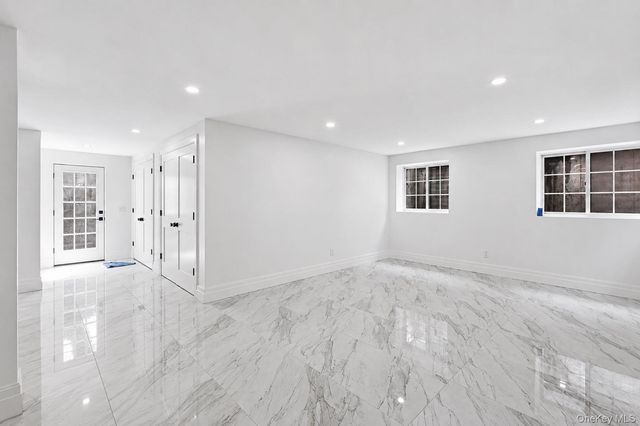 37 Beverly Drive, Albertson, NY 11507