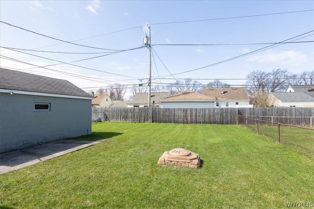 34 Lyndale Court, West Seneca, NY 14224