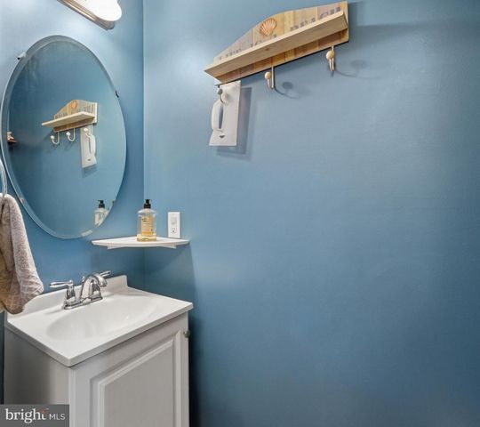 8 DON QUIXOTE, Charles Town, WV 25414
