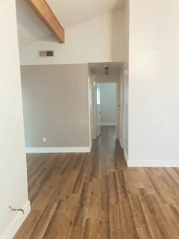 1415 Valleyridge DR A, Austin, TX 78704