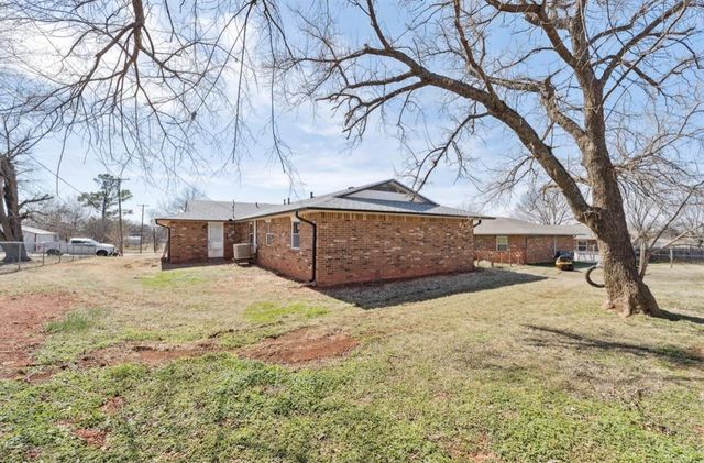408 E Salter Street, Asher, OK 74826