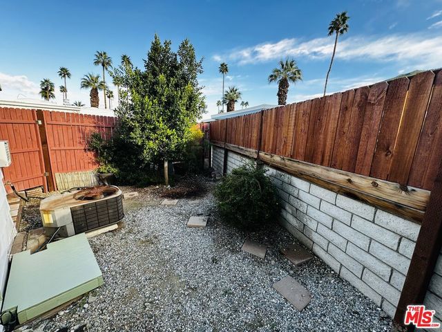 101 Santa Paula Street, Palm Springs, CA 92264
