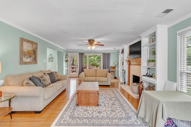 1561 CEDAR FARMS CV, Memphis, TN 38016