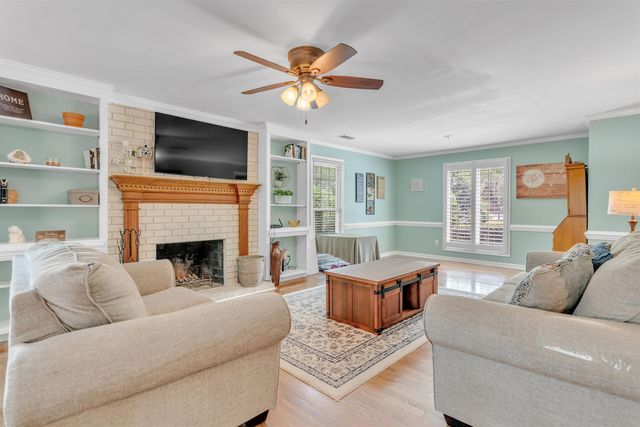 1561 CEDAR FARMS CV, Memphis, TN 38016