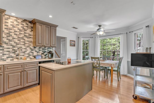 1561 CEDAR FARMS CV, Memphis, TN 38016