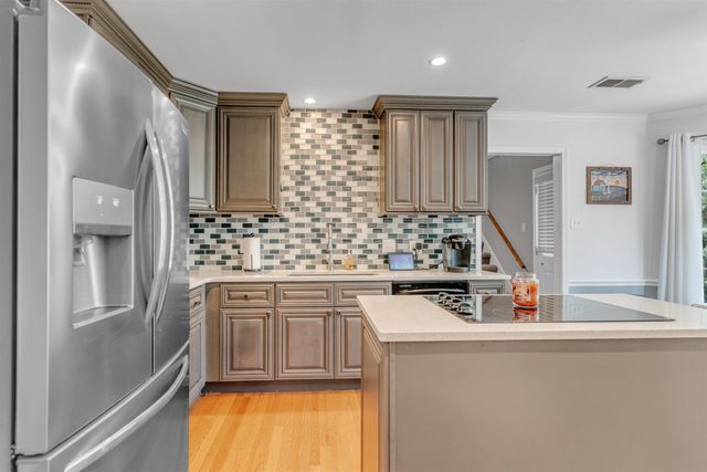 1561 CEDAR FARMS CV, Memphis, TN 38016