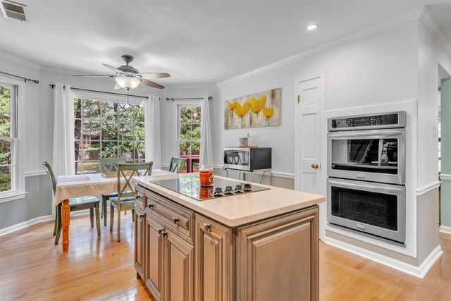 1561 CEDAR FARMS CV, Memphis, TN 38016