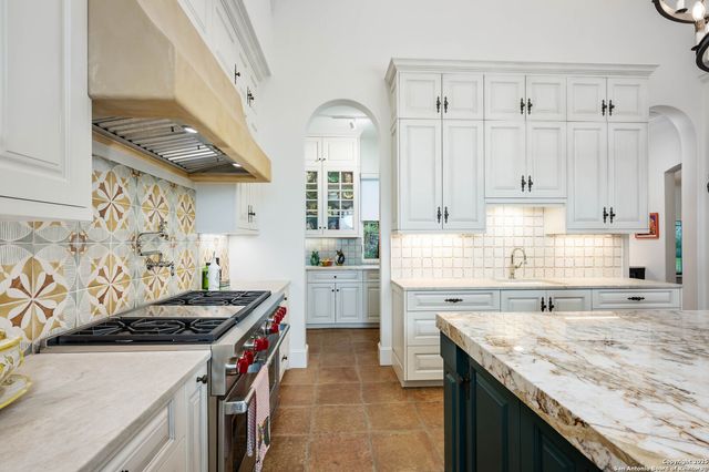 24209 Scenic Loop, San Antonio, TX 78255