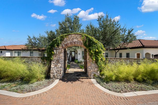 24209 Scenic Loop, San Antonio, TX 78255