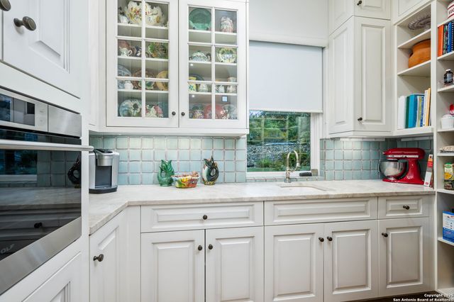 24209 Scenic Loop, San Antonio, TX 78255