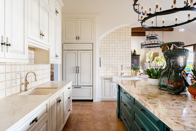 24209 Scenic Loop, San Antonio, TX 78255