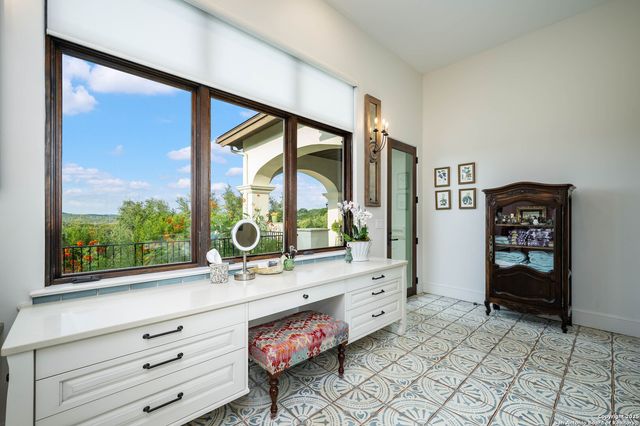 24209 Scenic Loop, San Antonio, TX 78255