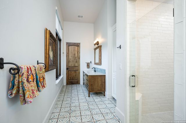 24209 Scenic Loop, San Antonio, TX 78255