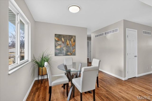 1077 Armada Court, Florissant, MO 63031