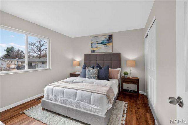 1077 Armada Court, Florissant, MO 63031