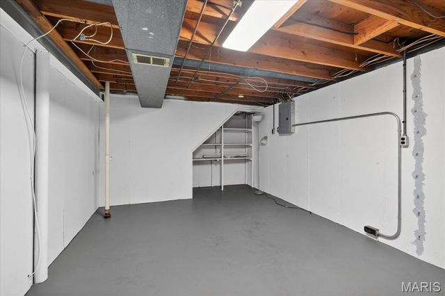 1077 Armada Court, Florissant, MO 63031