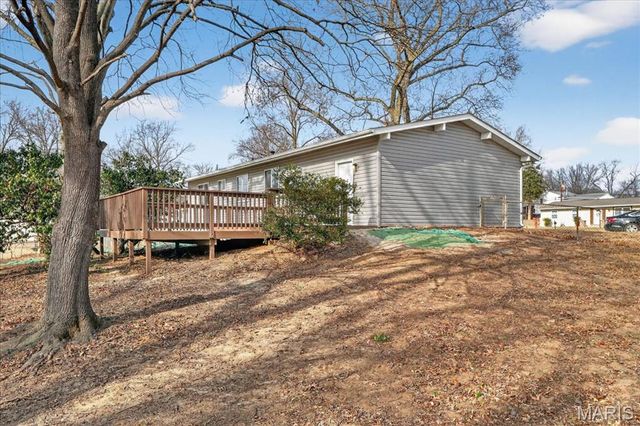 1077 Armada Court, Florissant, MO 63031