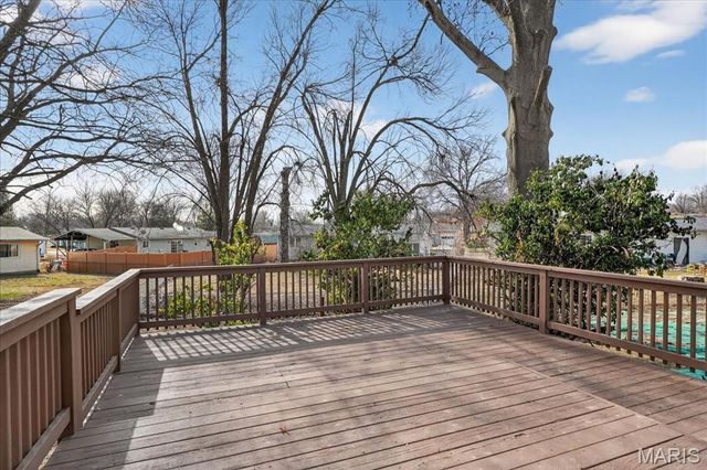 1077 Armada Court, Florissant, MO 63031