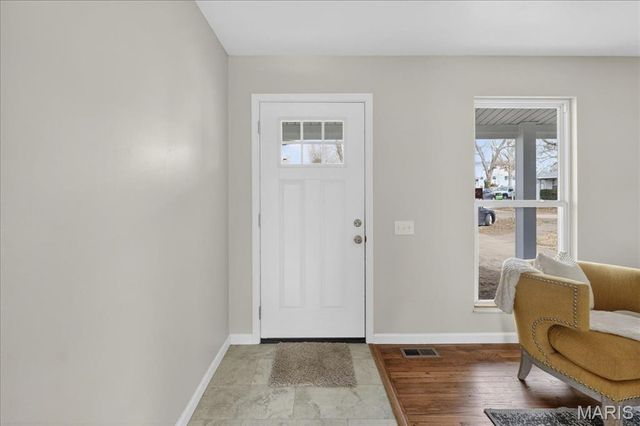 1077 Armada Court, Florissant, MO 63031