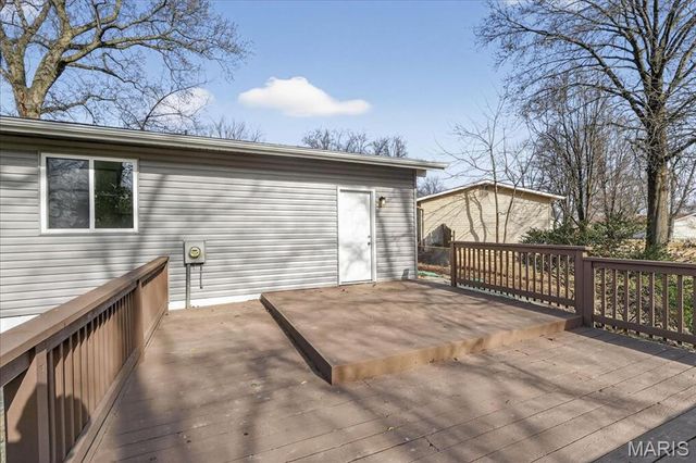 1077 Armada Court, Florissant, MO 63031