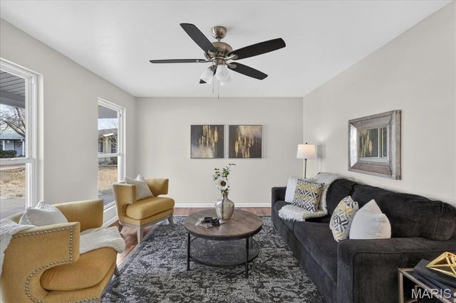 1077 Armada Court, Florissant, MO 63031