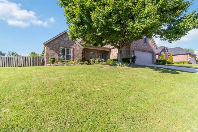 1202 Lexington Circle, Springdale, AR 72762