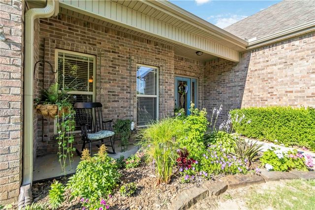 1202 Lexington Circle, Springdale, AR 72762