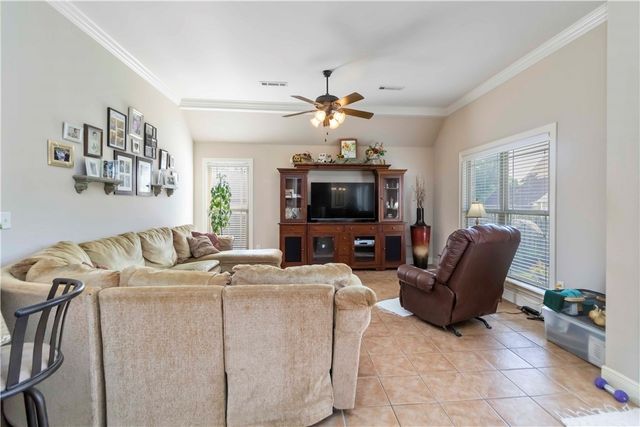 1202 Lexington Circle, Springdale, AR 72762