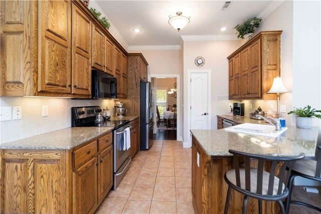 1202 Lexington Circle, Springdale, AR 72762