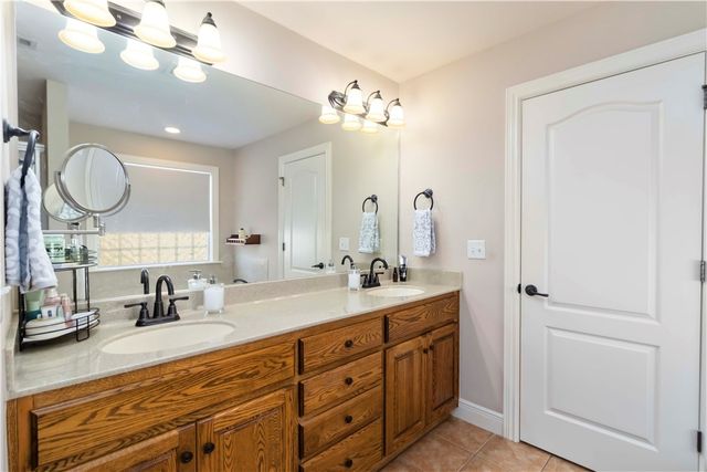 1202 Lexington Circle, Springdale, AR 72762