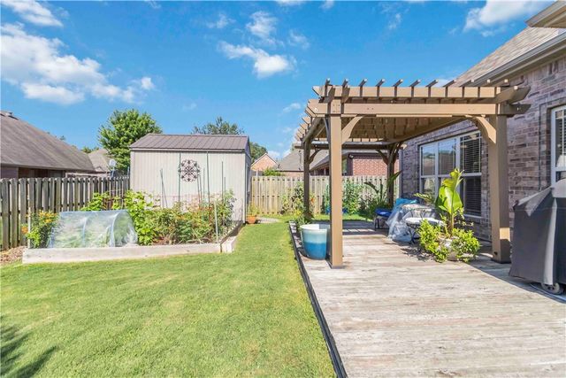 1202 Lexington Circle, Springdale, AR 72762