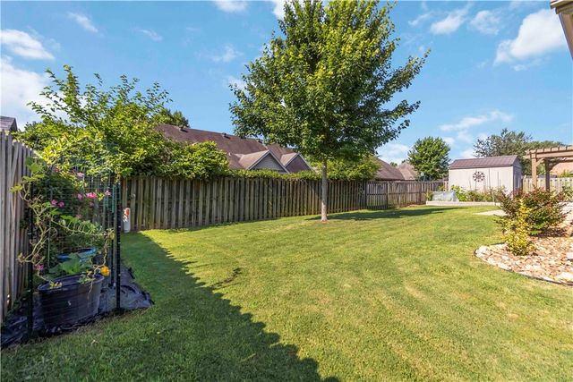 1202 Lexington Circle, Springdale, AR 72762