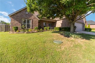 1202 Lexington Circle, Springdale, AR 72762