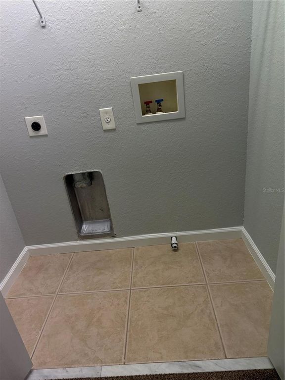 Image 21 of property listing at 4895 SW 45TH ST, Ocala, FL 34474