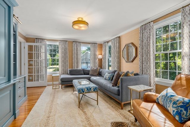 4 Green Meadow Dr, Lynnfield, MA 01940