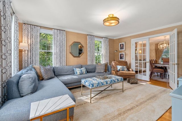 4 Green Meadow Dr, Lynnfield, MA 01940