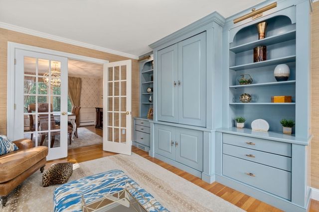 4 Green Meadow Dr, Lynnfield, MA 01940