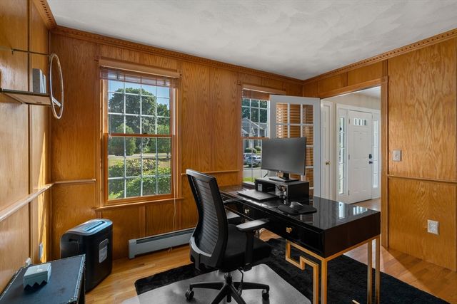 4 Green Meadow Dr, Lynnfield, MA 01940