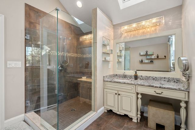 4 Green Meadow Dr, Lynnfield, MA 01940