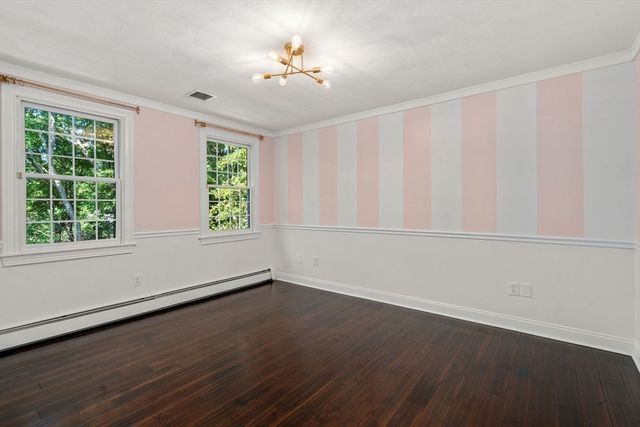 4 Green Meadow Dr, Lynnfield, MA 01940