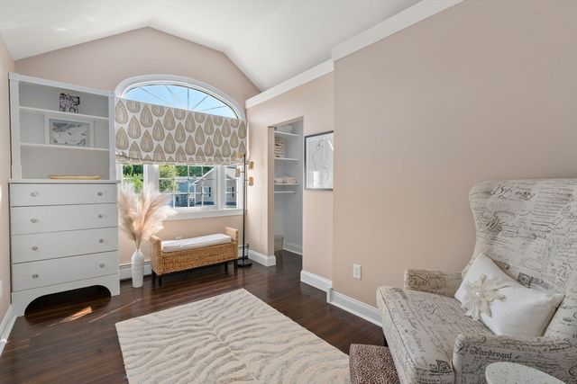 4 Green Meadow Dr, Lynnfield, MA 01940