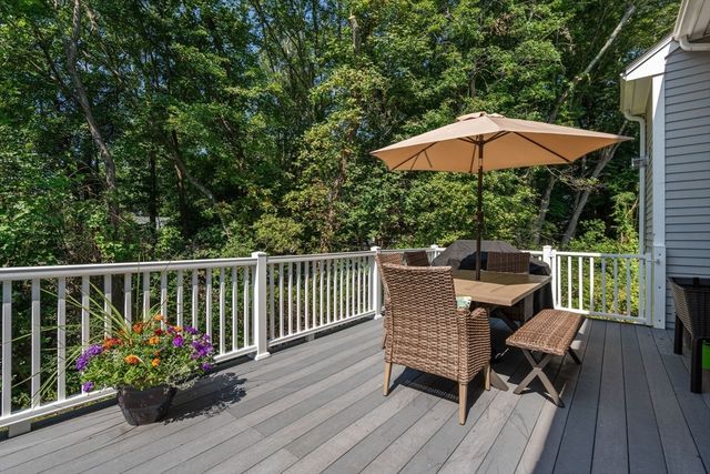 4 Green Meadow Dr, Lynnfield, MA 01940