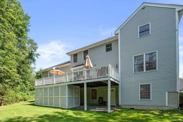 4 Green Meadow Dr, Lynnfield, MA 01940