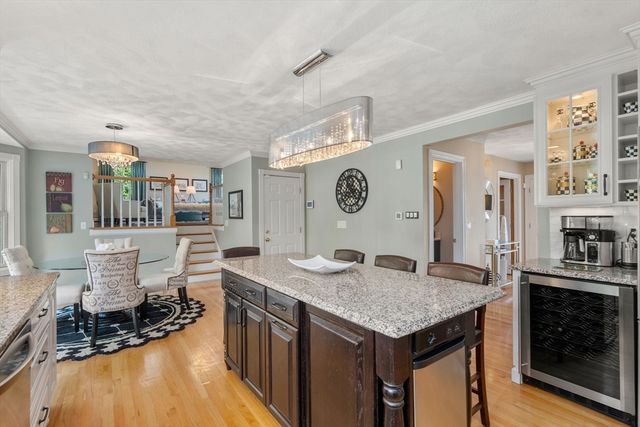 4 Green Meadow Dr, Lynnfield, MA 01940