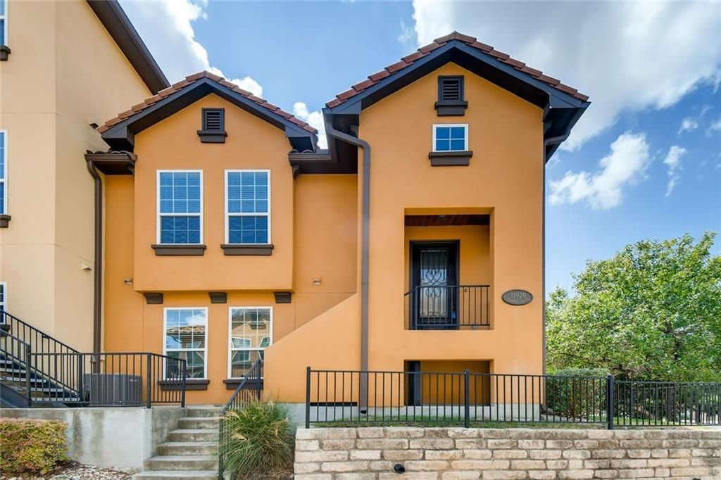 11929 Terraza CIR TH37, Austin, TX 78726