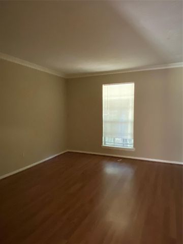 9711 S Petersham Drive, Houston, TX 77031